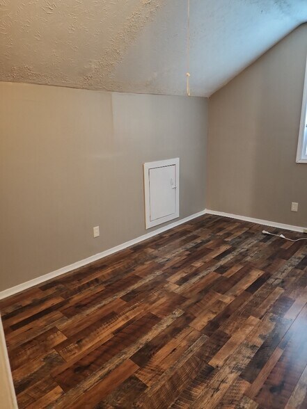 Building Photo - 515 Ben Hur Ave