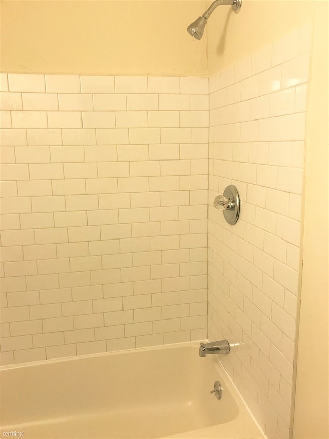 Building Photo - 2 br, 1 bath  - 570 N 23rd St Apt 9A