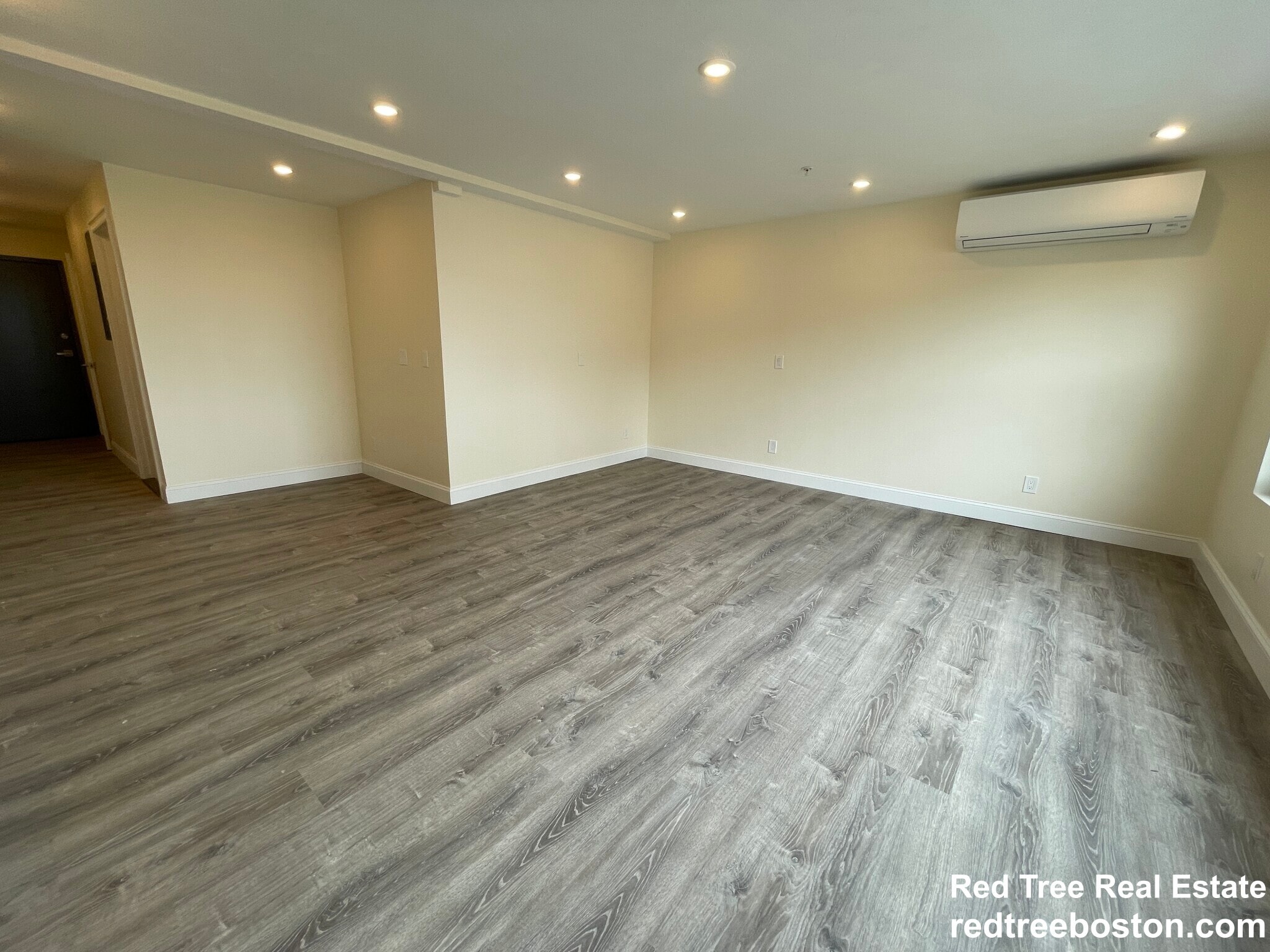 Building Photo - 1028a Commonwealth Ave