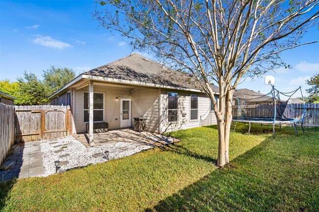 Building Photo - 7510 Summer Dale Dr