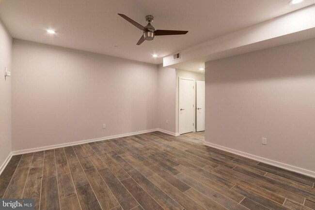 Building Photo - 1351 S Myrtlewood St