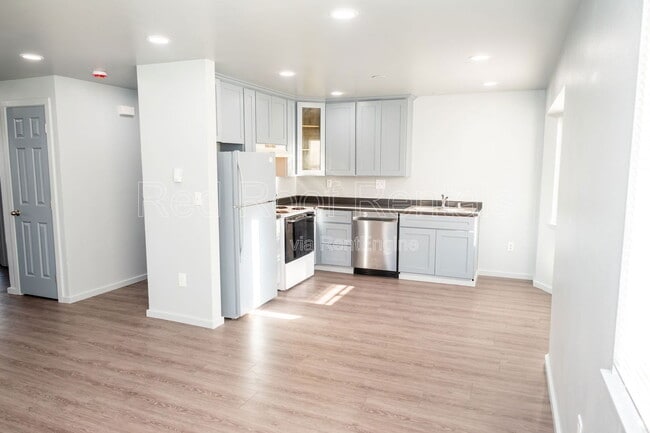 Building Photo - 3321 S Asotin St