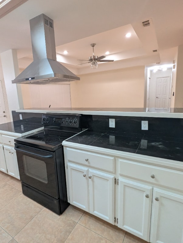 Building Photo - 2305 E 27th St