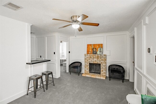 Building Photo - 1914 Hickory Lawn Dr