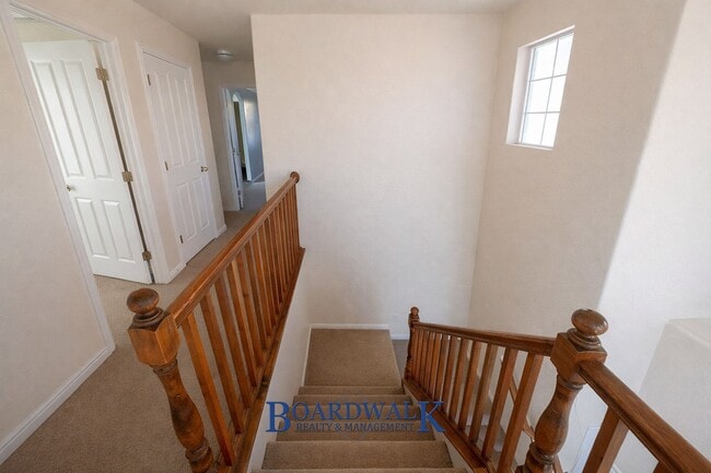 Building Photo - Quiet Riverton 3 Bed Home – Garage & Yard