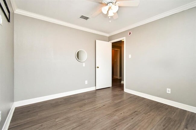 Building Photo - 1430 Acorn Ct