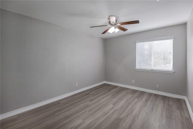 Building Photo - 12012 Cabana Ln