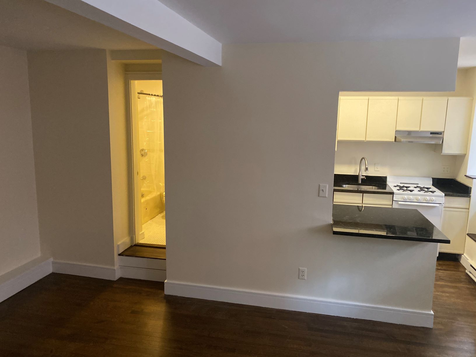 Building Photo - 38 Phillips St