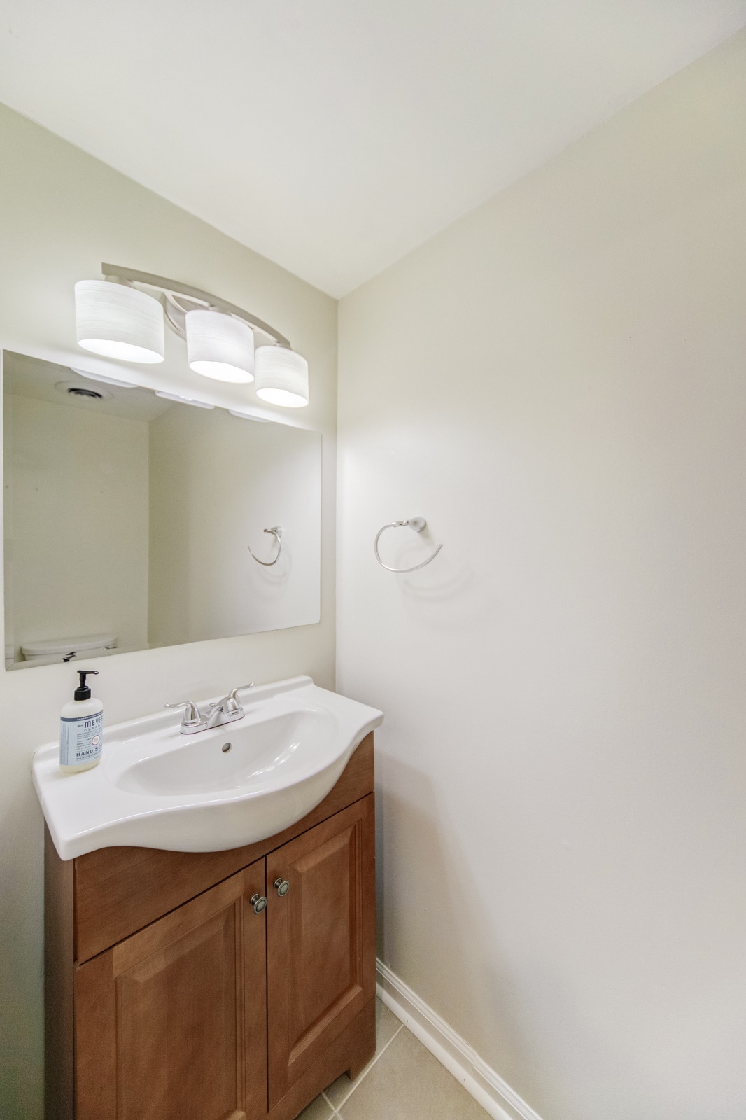 Building Photo - 250 Sanders Ferry Rd