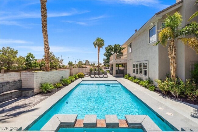 Building Photo - 8000 Silver King Dr