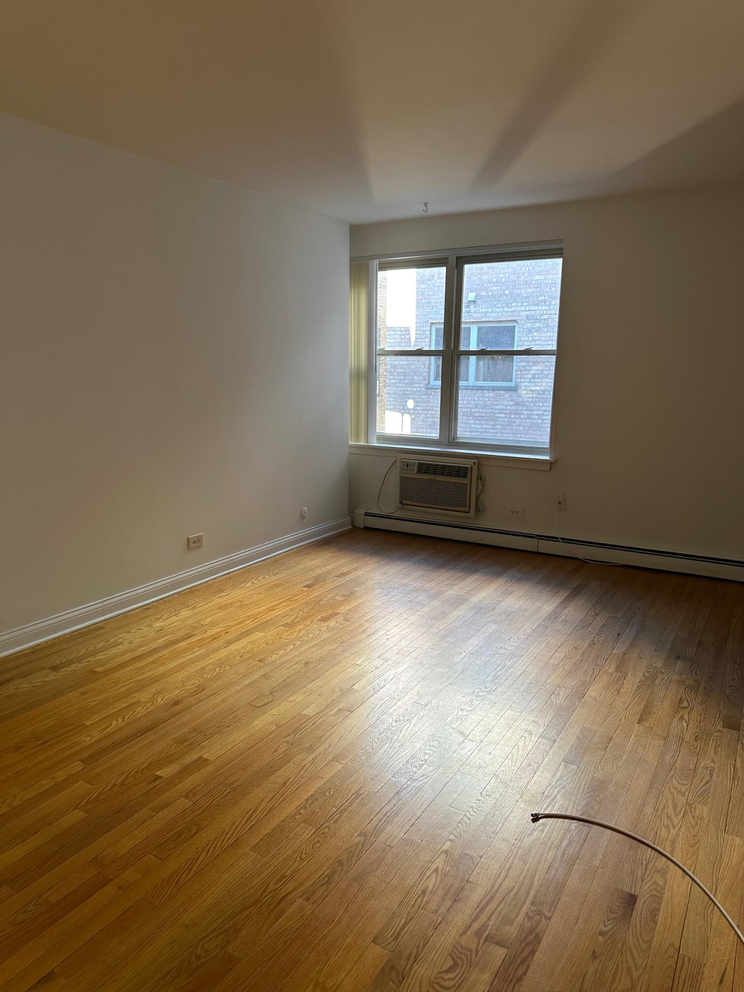 Building Photo - 3710 N Pine Grove Ave
