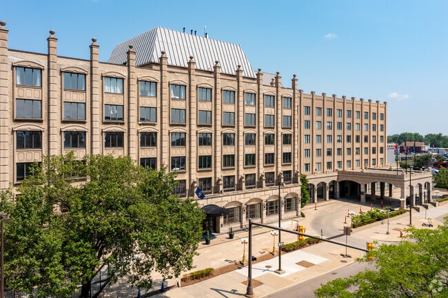 Building Photo - St. Regis House Apartments