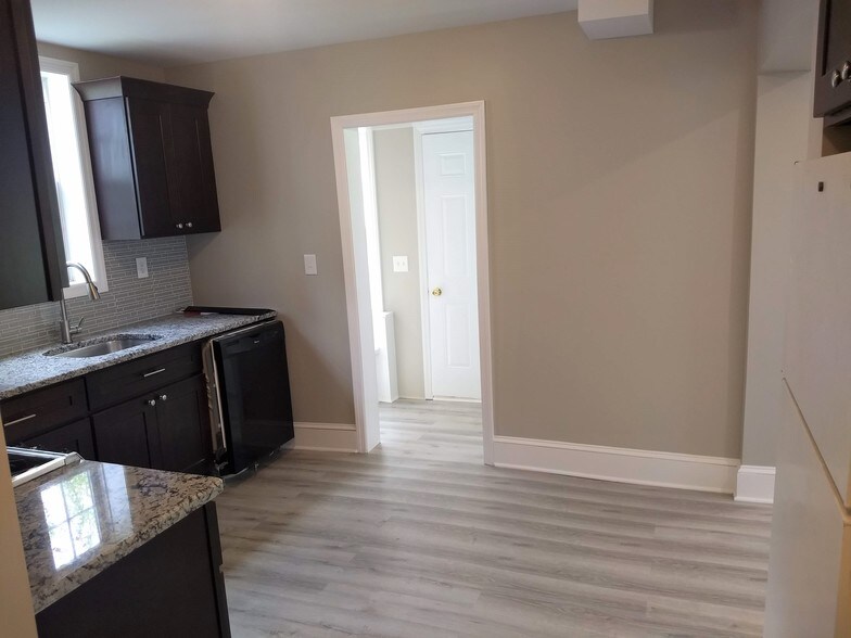 Building Photo - 215 Stockton St