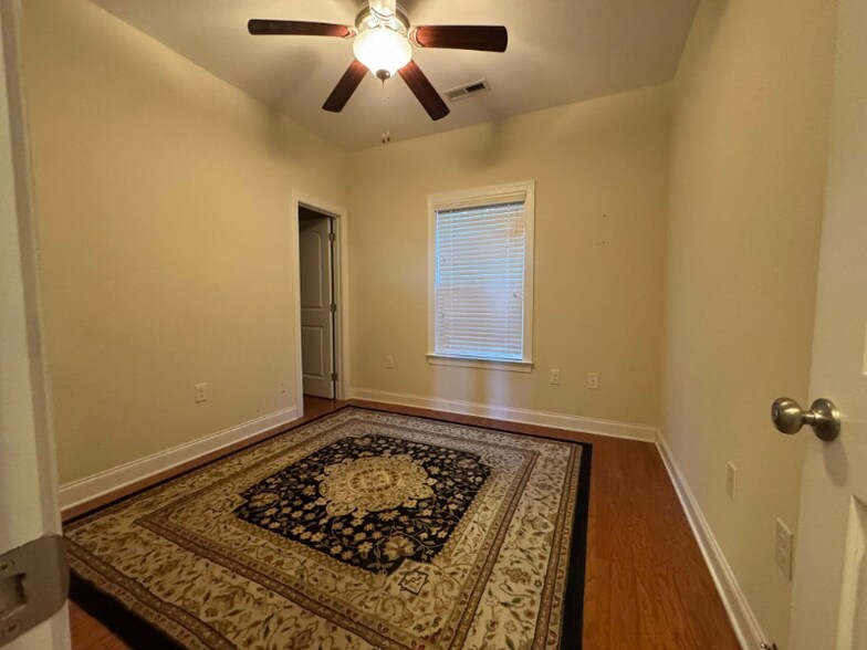 Building Photo - 1854 Juniper Dr