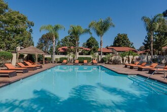 Building Photo - Mission Hills