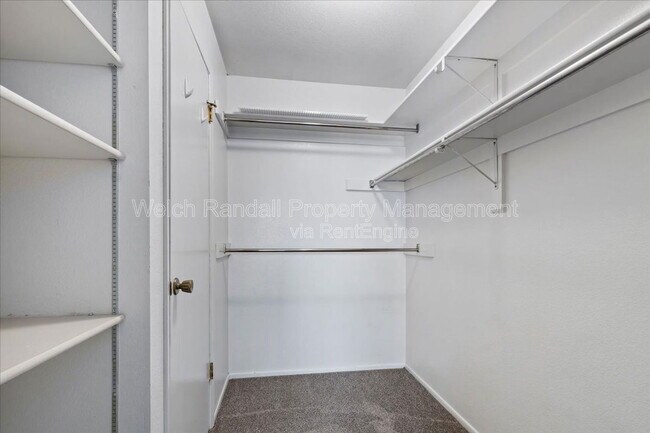 Building Photo - 6871 Countrywoods Cir