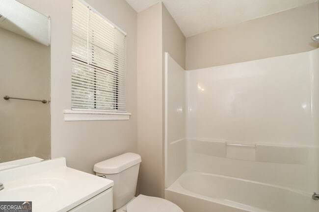 Building Photo - 6373 Valley Dale Dr