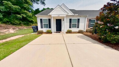 Building Photo - 2 Bed/ 2 Bath Townhouse