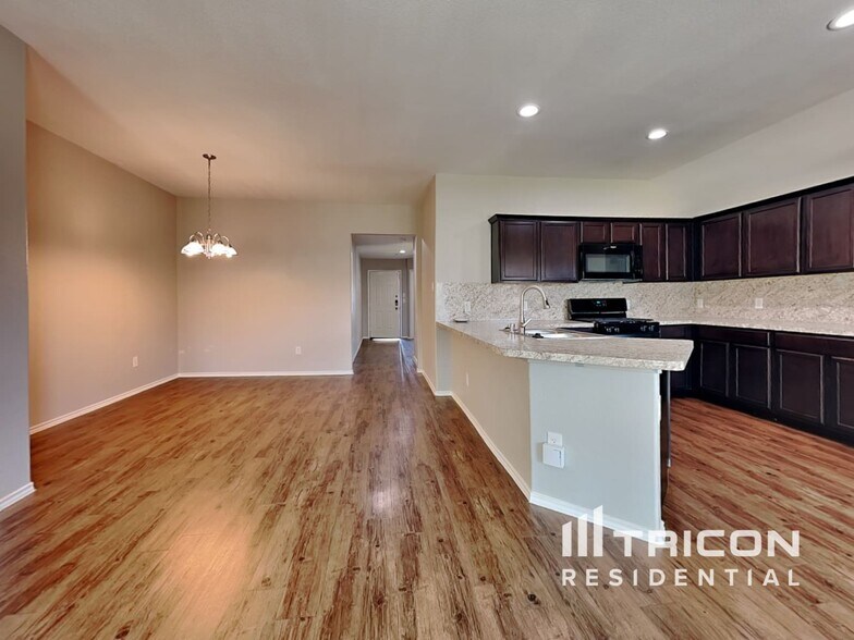 Building Photo - 15426 Rancho Joya Wy