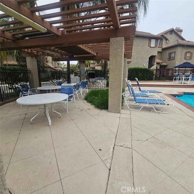 Building Photo - 2930 Vía Milano