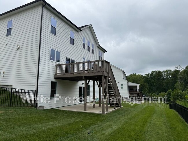 Building Photo - 209 Forsythia Ln