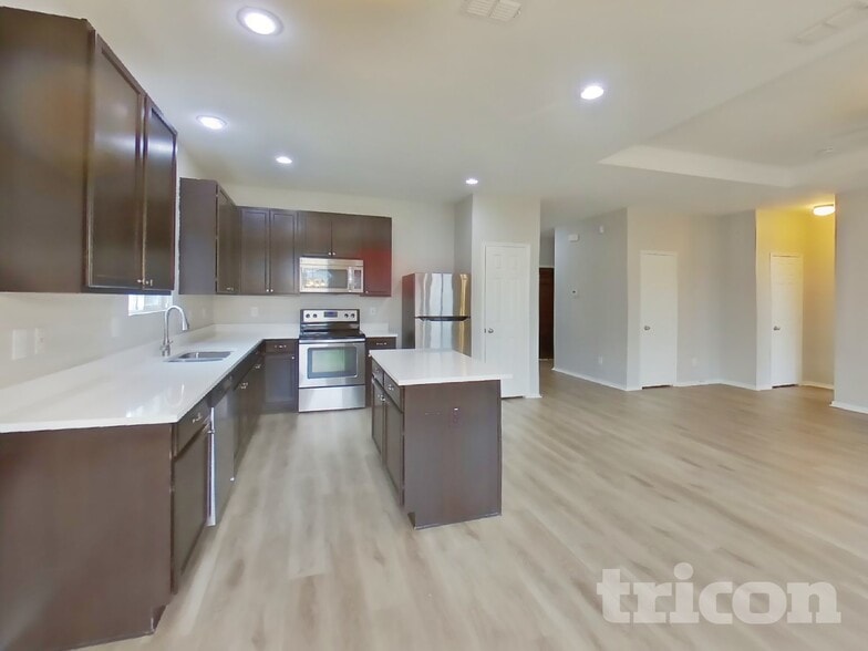 Building Photo - 115 Abelia Dr