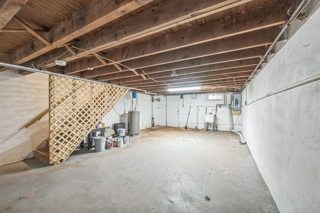 Building Photo - 144 Sunrise Dr