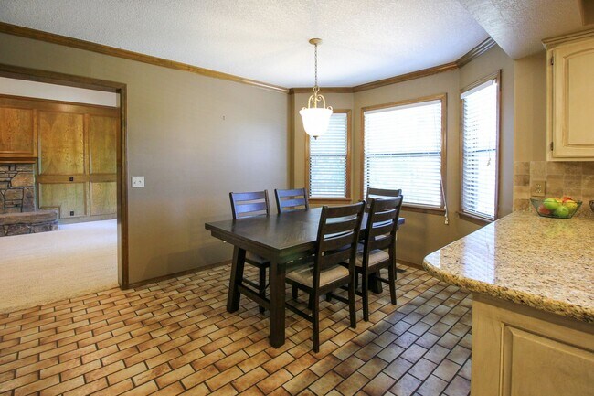 Building Photo - Space Galore In This Jenks South East Home!