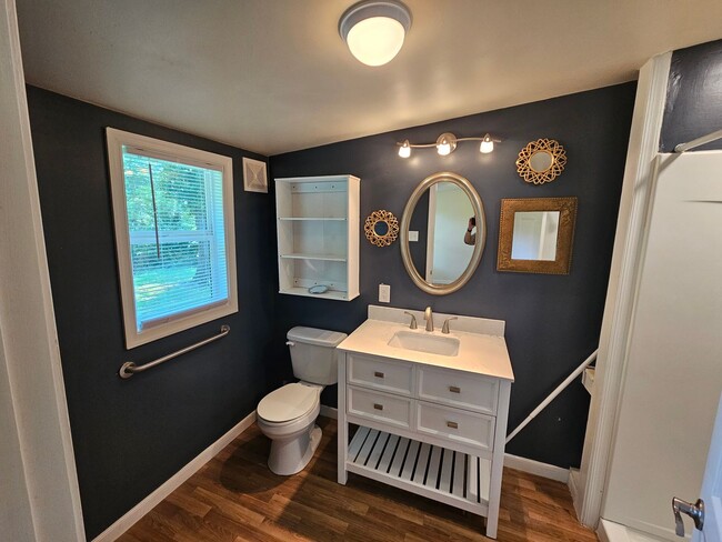 Building Photo - Available Now! 3BR/2BA Home In West End - ...