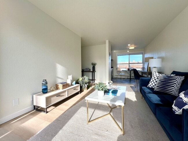 Interior Photo - The Larkspur