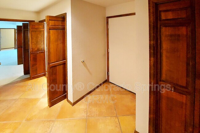 Building Photo - 134 Miramar Dr