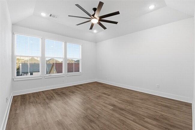 Building Photo - 1243 W 23rd St