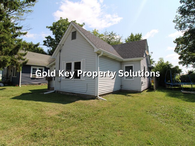 Building Photo - Fully Renovated 3 BR 2 BA House with Upgraded Appliances (NO SECTION 8)