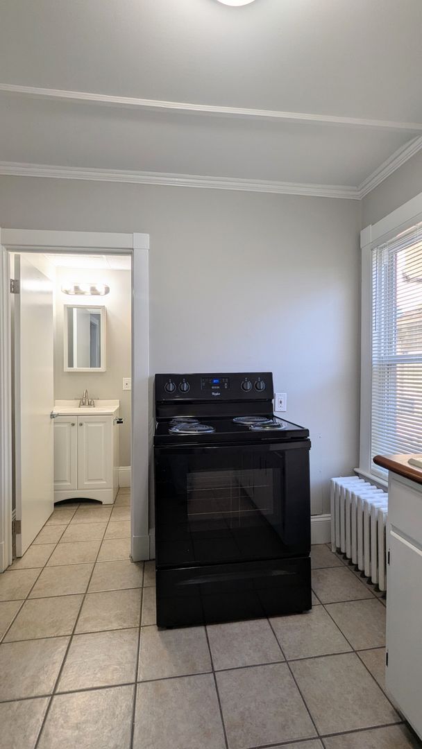 Building Photo - 2 Silver Pl