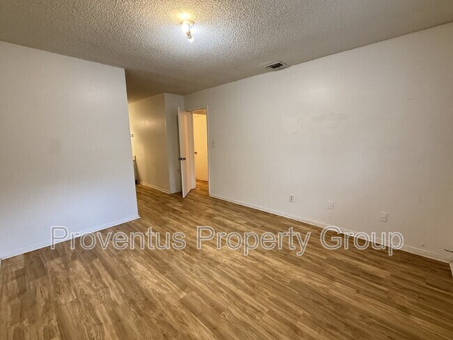 Building Photo - 350 N Crow Rd