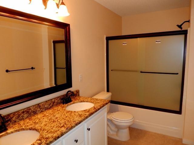 Building Photo - 9 Stowe Rd