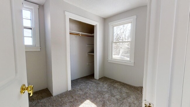 Building Photo - 325 N 10th Ave W