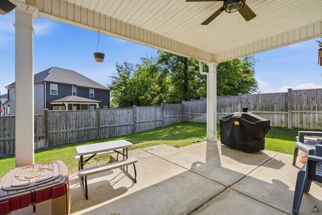 Building Photo - 614 Samantha Brooke Way