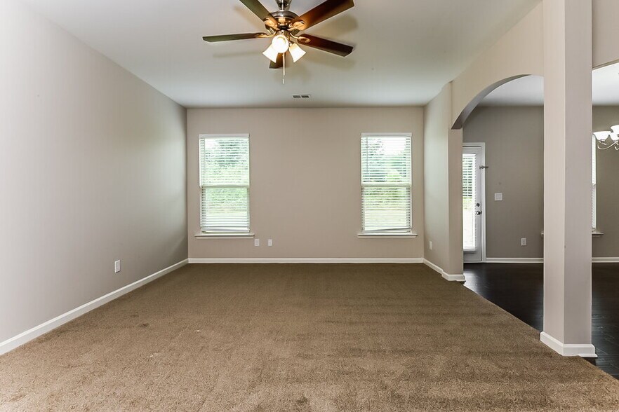 Building Photo - 259 Magnaview Dr