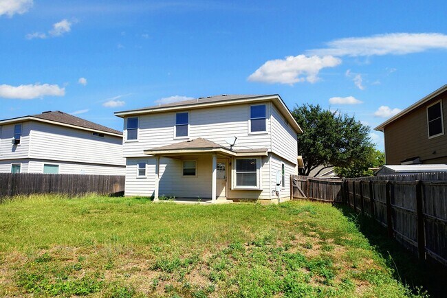Building Photo - Lovely Home in Gated Universal City Neighb...
