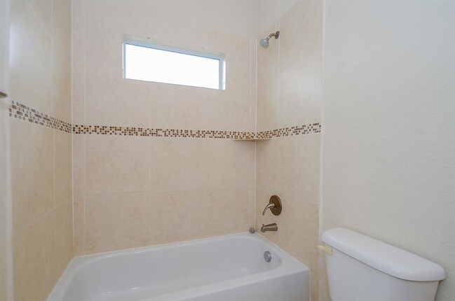 Building Photo - 1493 Silverado Dr