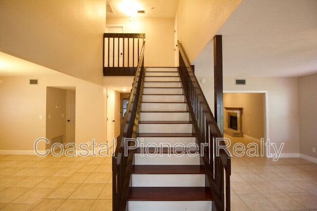 Building Photo - 1817 Laurence Ct