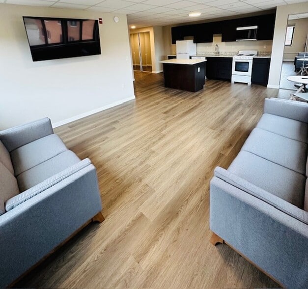 Interior Photo - bantr Chilton