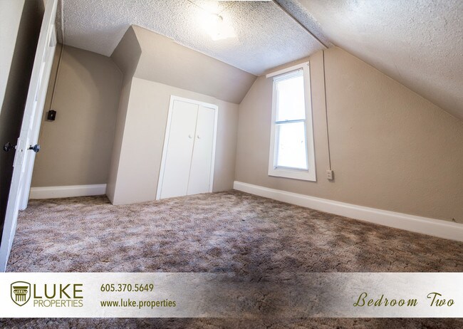 Building Photo - 814 N Indiana Ave