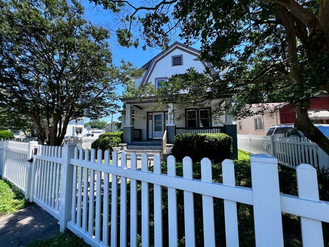 Building Photo - Historical 1920's home in the heart of Norfolk