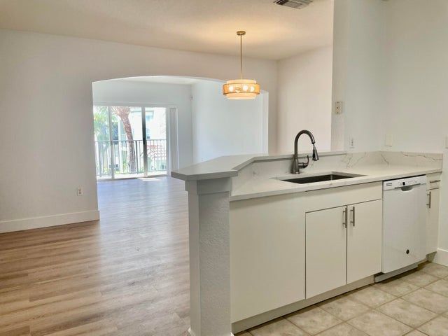 Building Photo - 1503 Belmont Pl