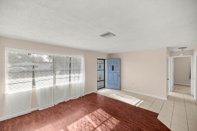 Building Photo - 88 S Adams St