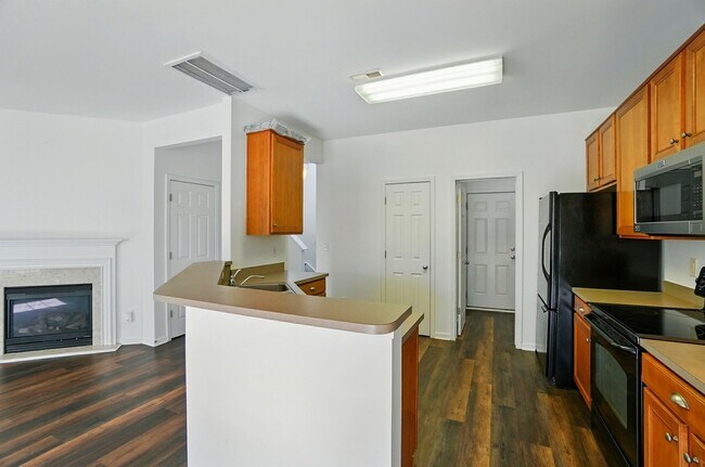 Building Photo - (Coming Soon) Townhome in Pineville – Quie...