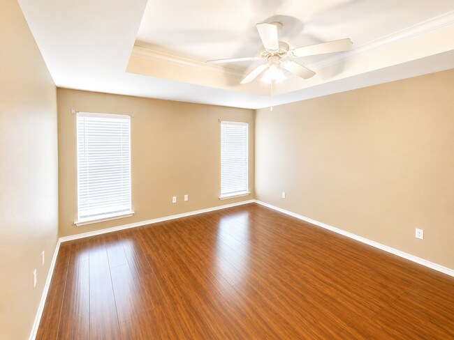 Building Photo - AVAILABLE JULY 15; APPLY AT OUR WEBSITE TODAY!!