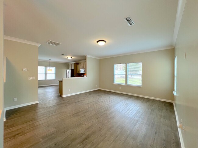 Building Photo - 291 Ranlo Ave